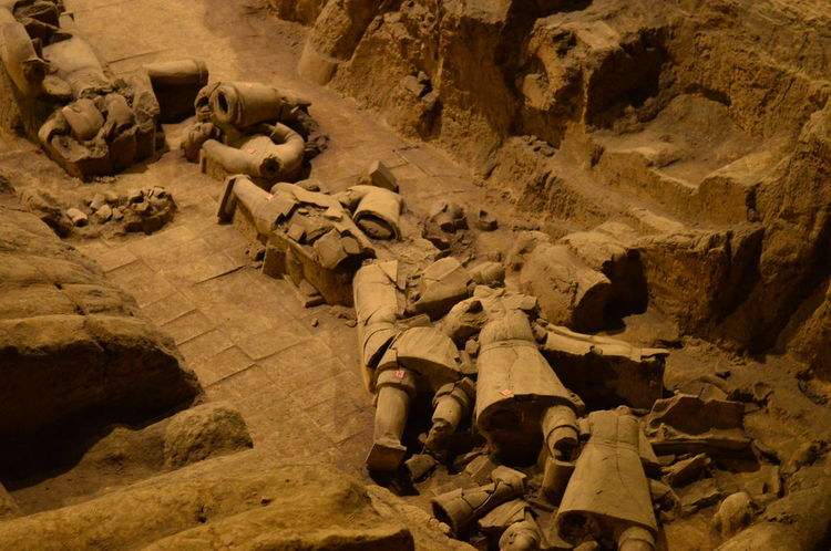 历经千年还原兵马俑本来的颜色,秦兵马俑原来的颜色是什么