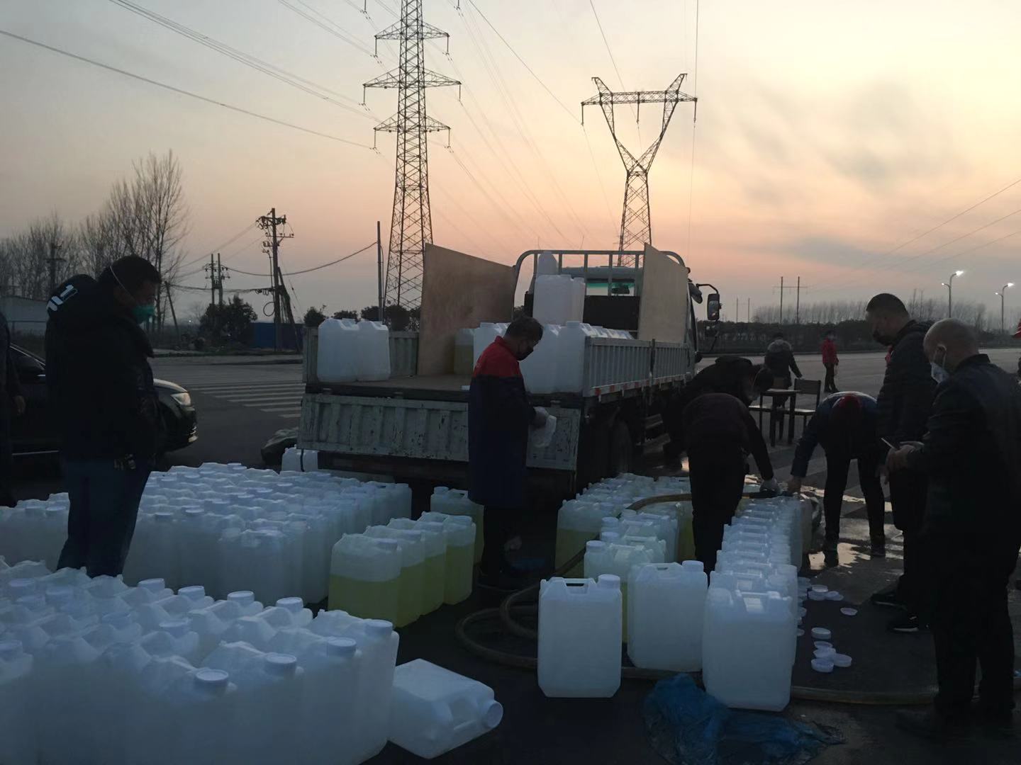 众志成城抗疫情踊跃捐赠献爱心,众志成城抗疫情爱心企业捐物资