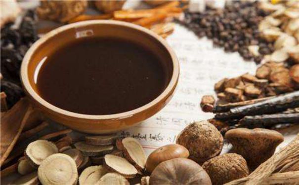 孩子能喝藿香正气水预防中暑吗,藿香正气水能治宝宝暑热症吗