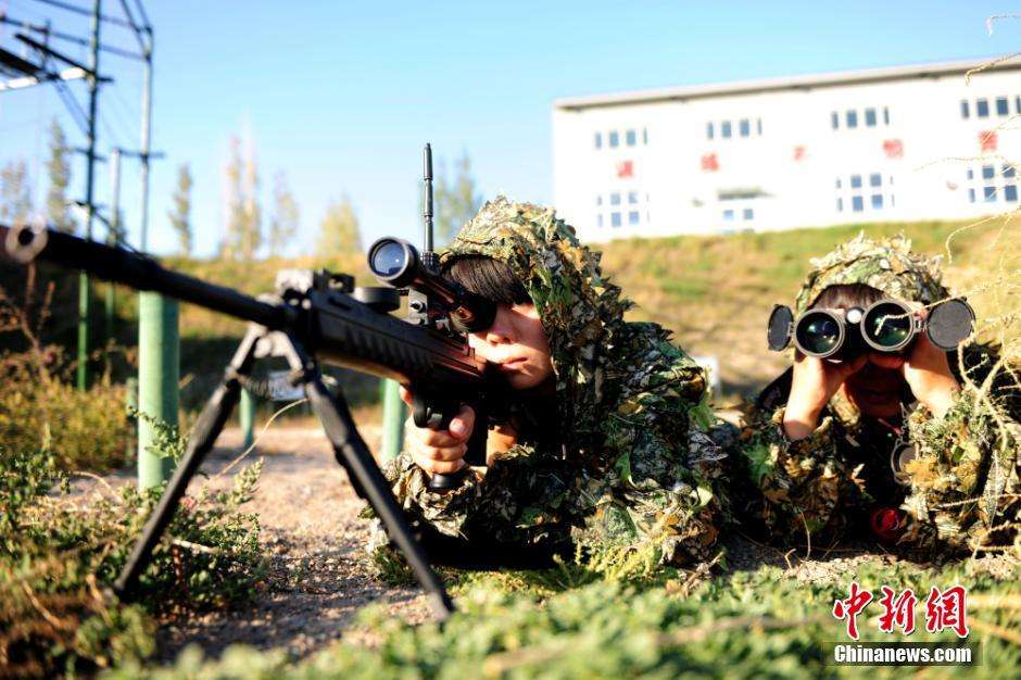 *击狙**手能盲狙目标吗，真正的*击狙**手喊话别被游戏欺骗了