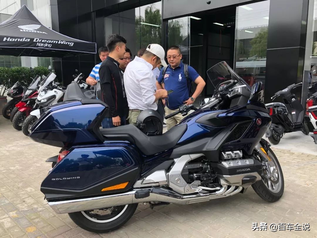 每个男孩都有一个女孩梦,每个男孩都有一个单车梦