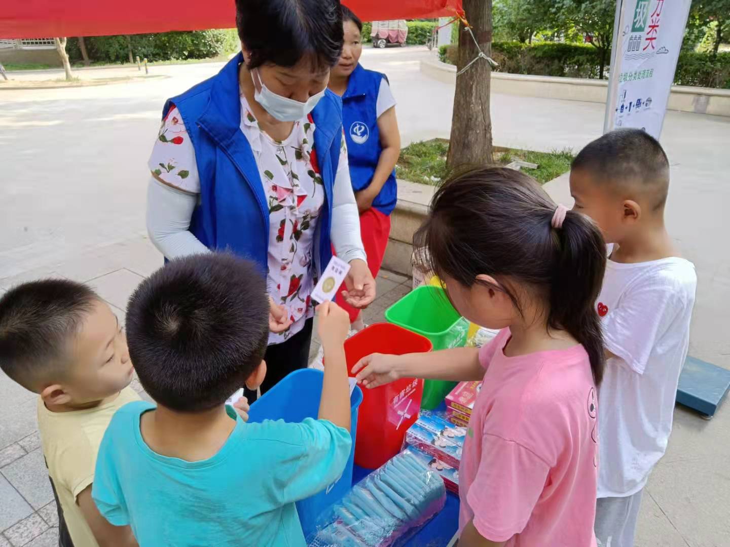 东润华景资源回收日宣传活动