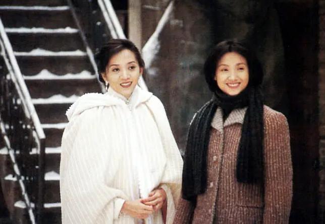 刘嘉玲低马尾,刘嘉玲扭胯