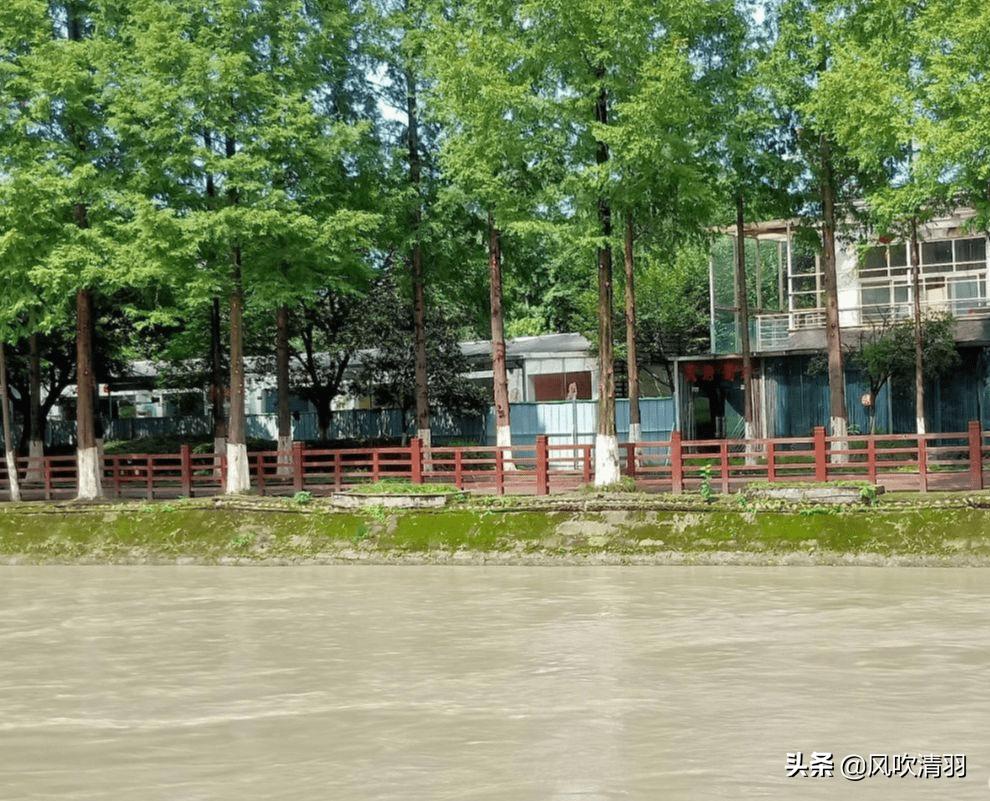 郫都区位于成都的哪个地方,成都郫都最穷的地方是哪里