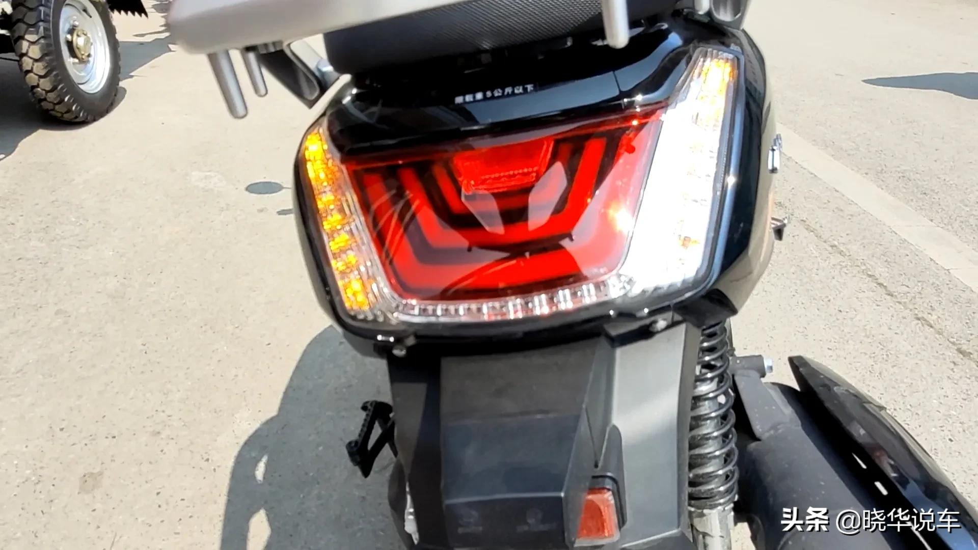 125踏板既有cbs有前后碟刹的车型,新款踏板125前后碟刹版