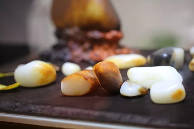 和田玉青海料用抹油吗,和田玉抹油了怎么洗