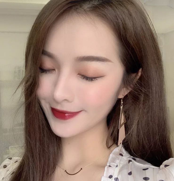 最近比较爆火的网红单品,推荐几款适合年轻人的网红产品