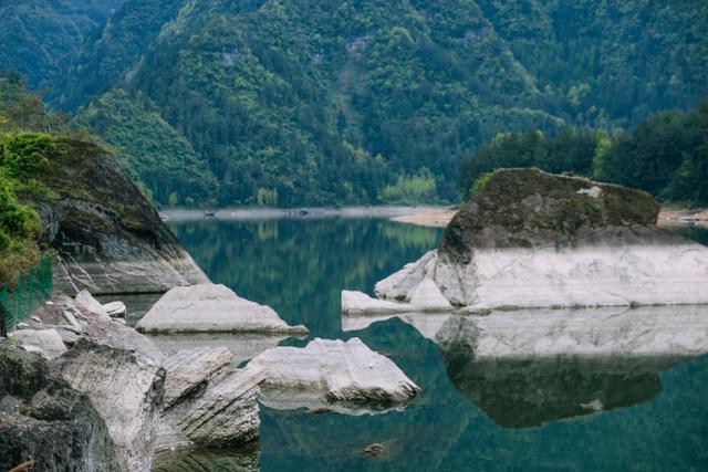 小南海地震遗址天气,这个地方为啥叫葫芦岛
