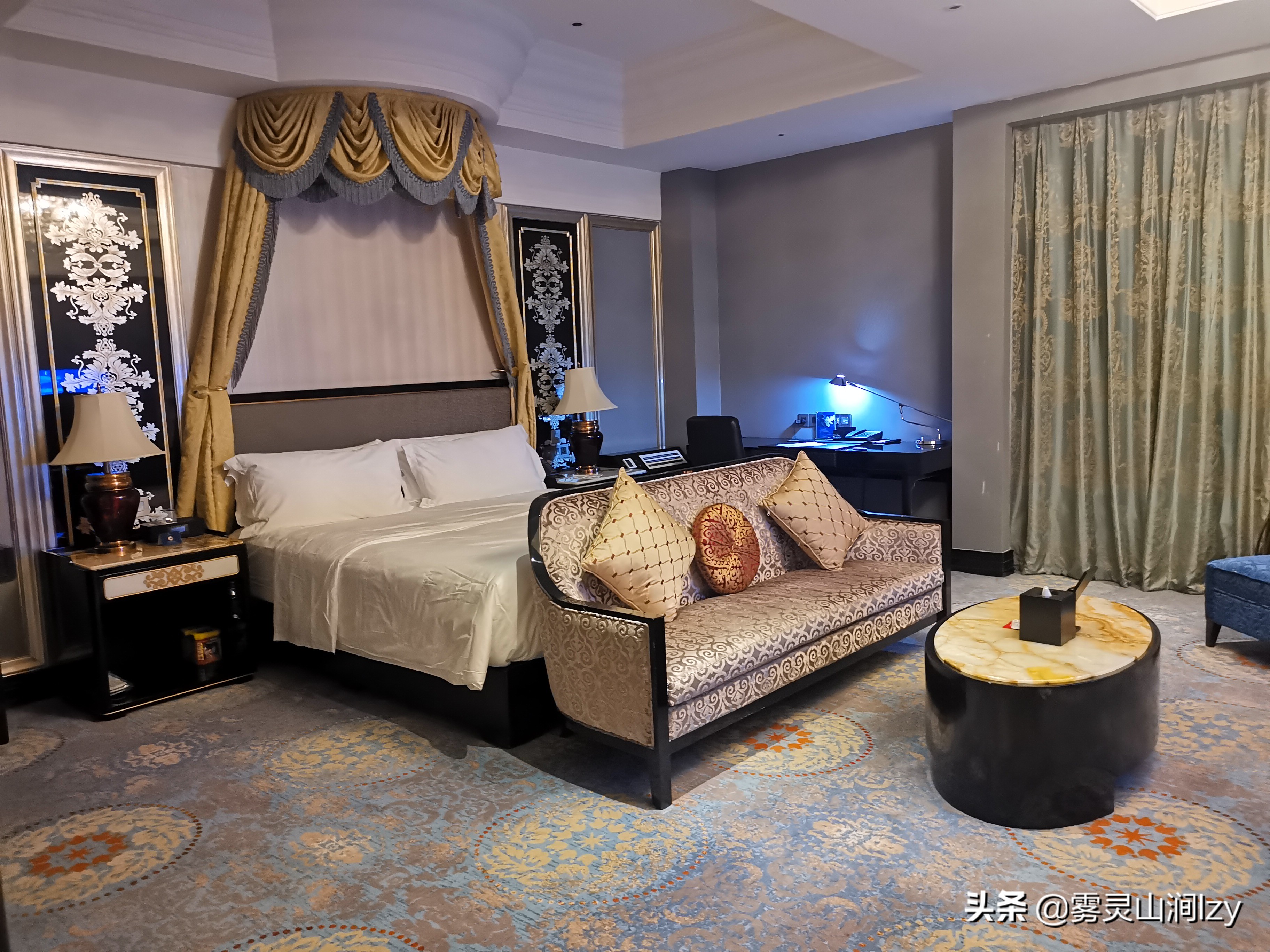 蓝天白云下的雪域高原布达拉宫,蓝天之下日光之城简介