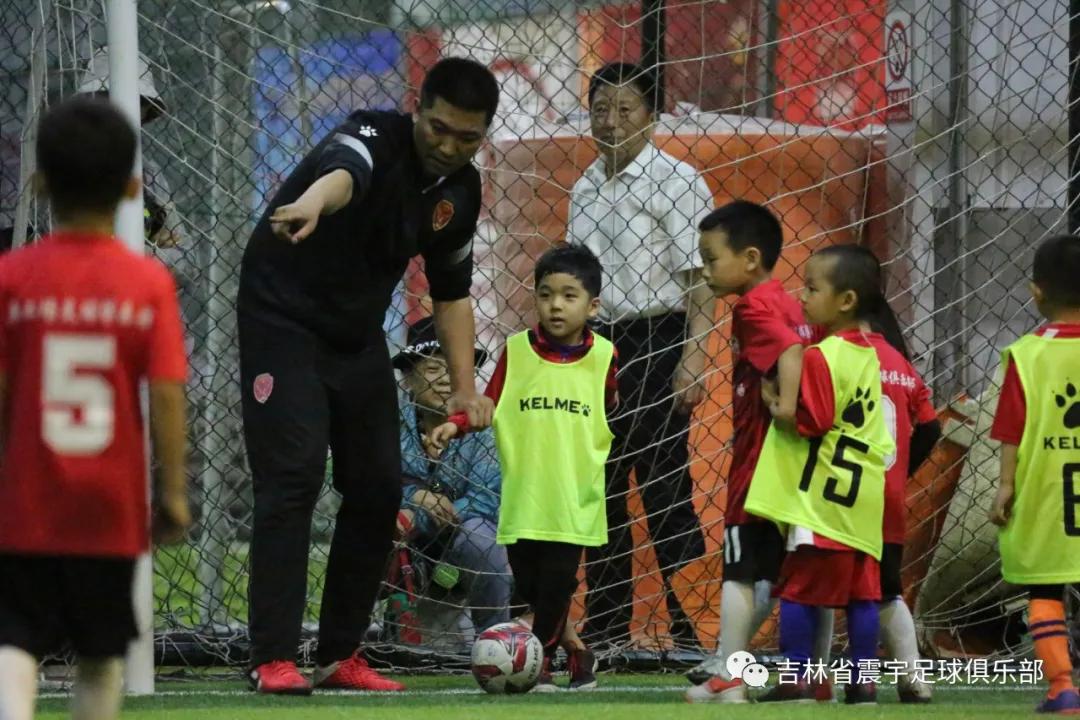 快乐童年，足球相伴！——震宇足球俱乐部“超级比赛日”精彩瞬间