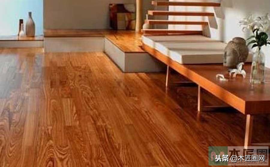 地板打蜡的正确方法,地板打蜡后咯吱咯吱响解决妙招