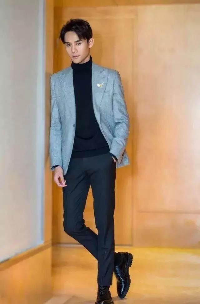 如何穿西装不像卖保险的,西装怎么穿才不像卖保险的