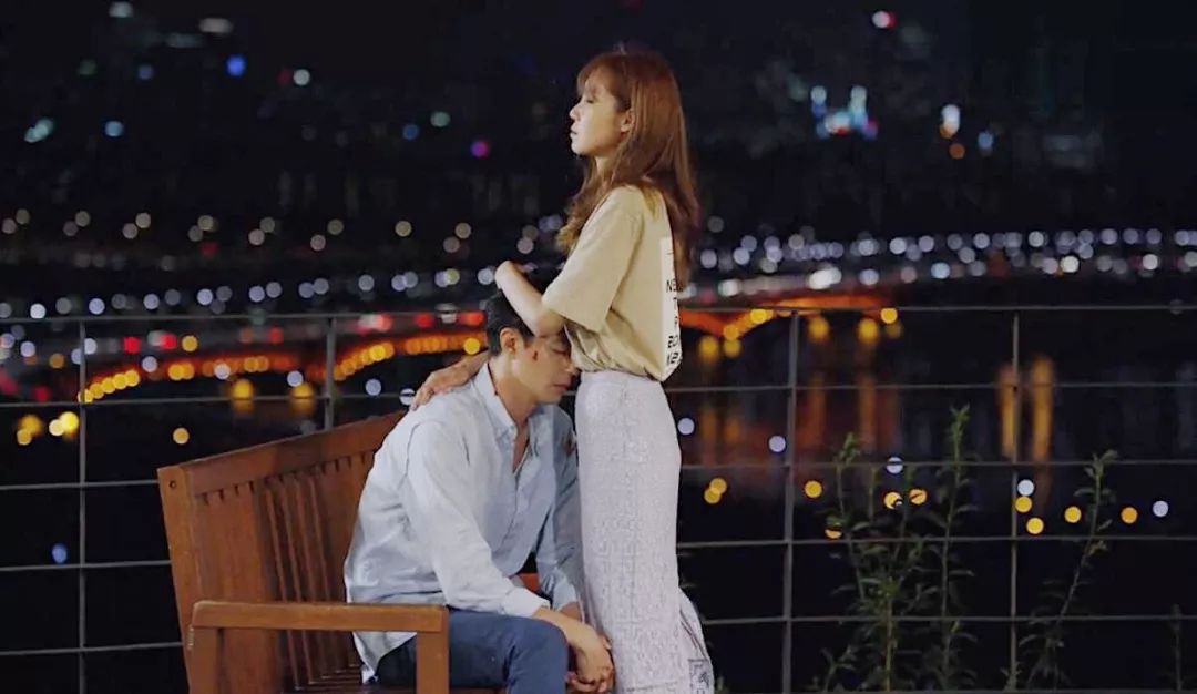 韩剧女主连衣裙穿搭,韩剧中冬天碎花半身裙