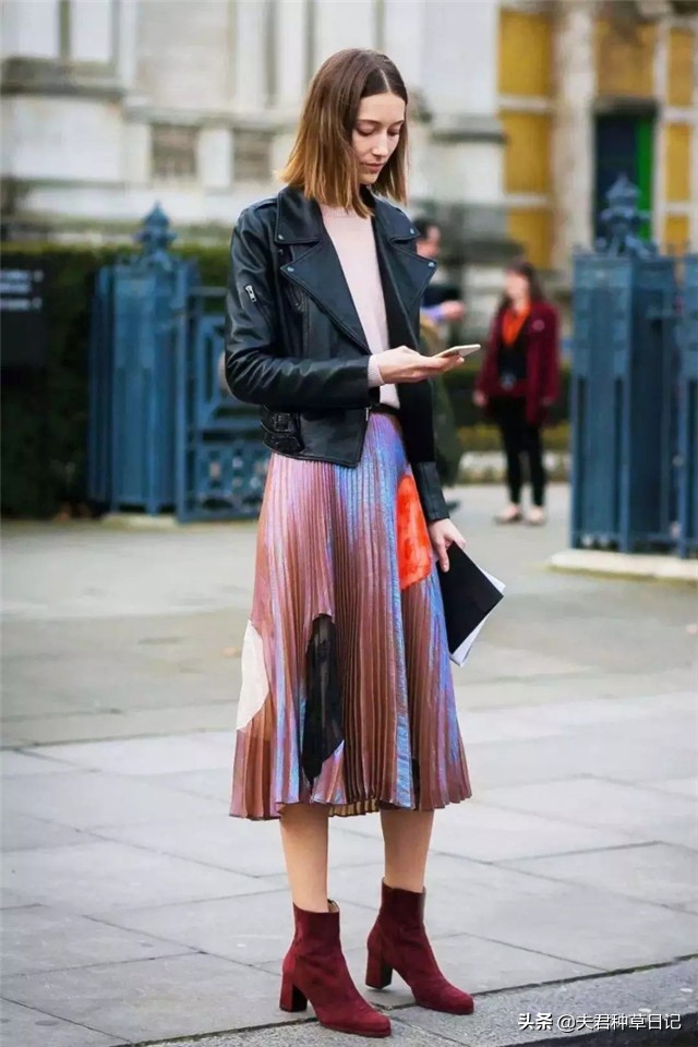 早秋时尚新款减龄气质百褶裙显瘦,洋气上档次冬天百褶裙穿搭女装