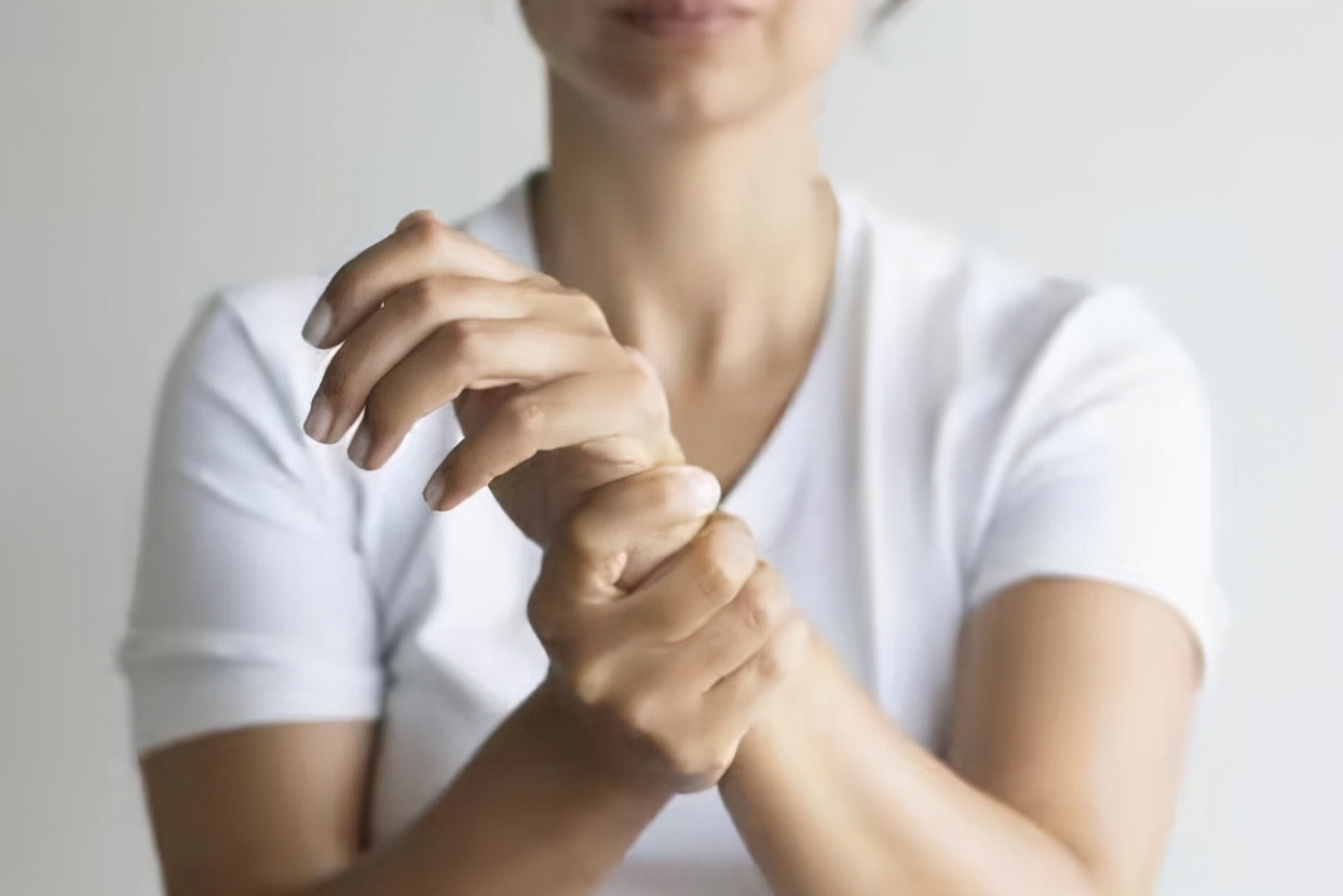 如果你正在经受疼痛中，你是怎么选择的？忍或吃药？