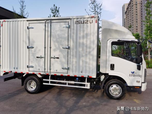 庆铃五十铃M600豪华版,庆铃m600和kv600哪个技术更好