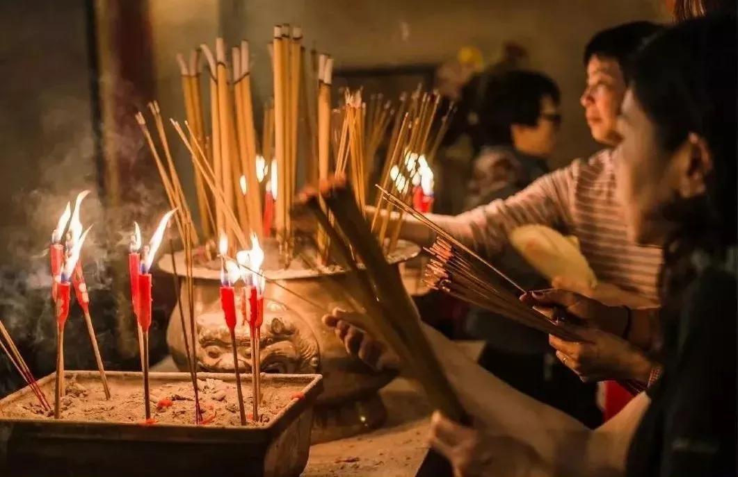 农村劏鸡拜祖宗,广东茂名电白拜神的鸡怎么摆