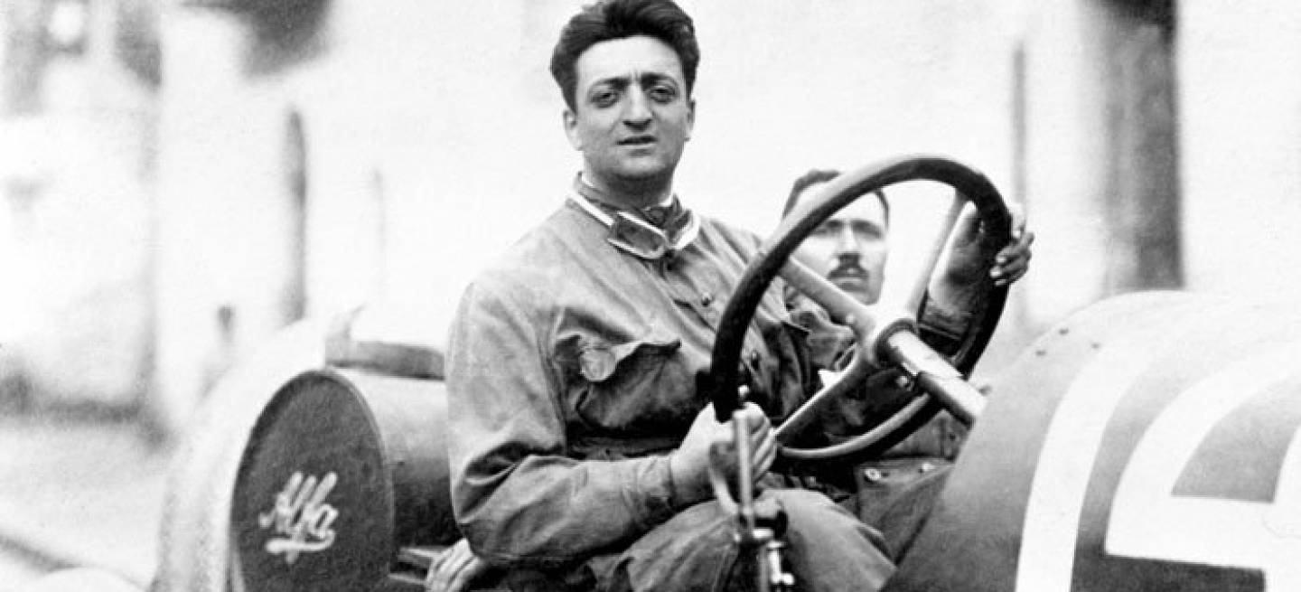 法拉利的跃马与保时捷的跃马,法拉利跑车和保时捷比谁快