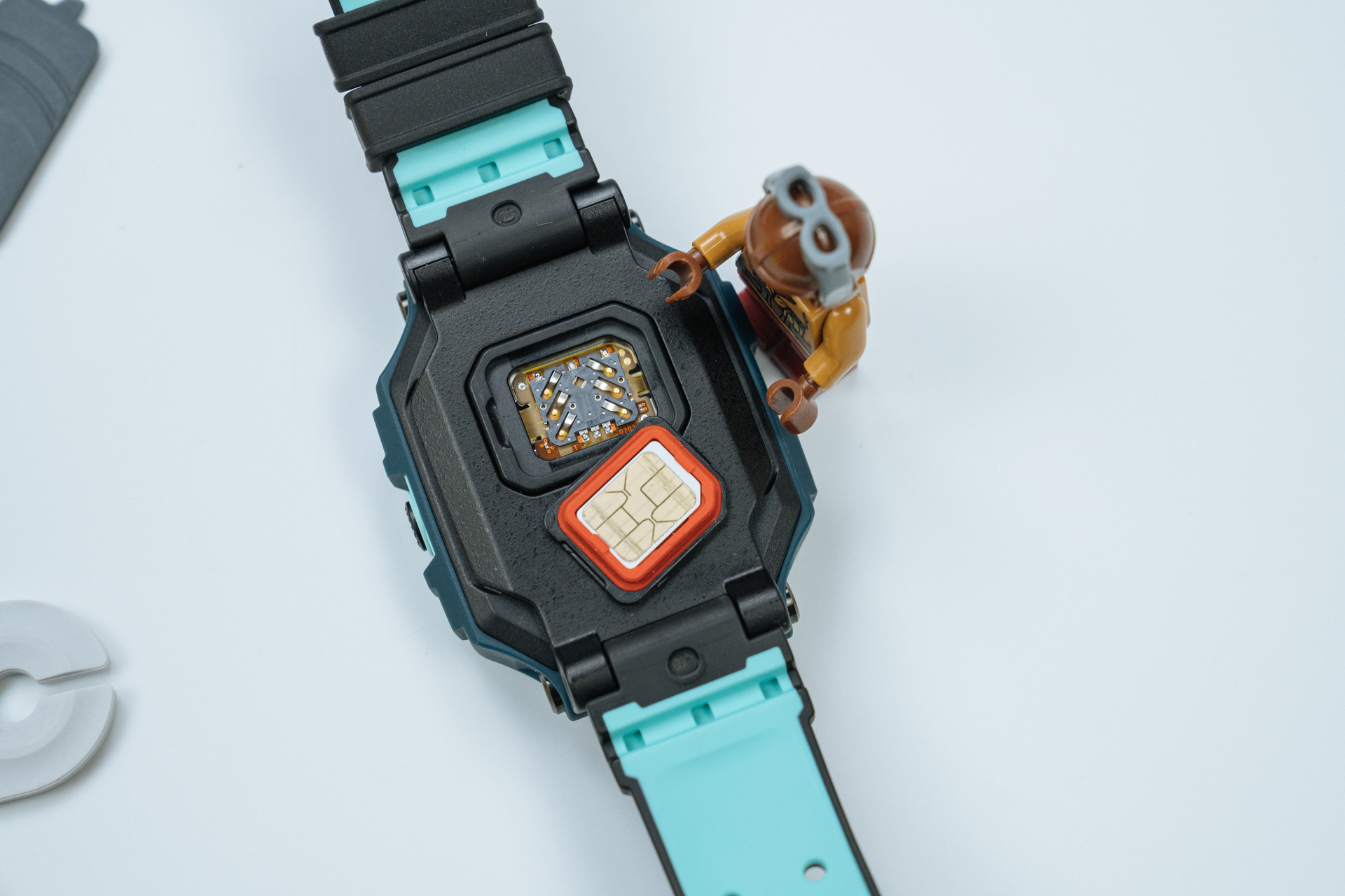 3608xs和小天才q1r手表哪个好,儿童手表360好还是小天才好