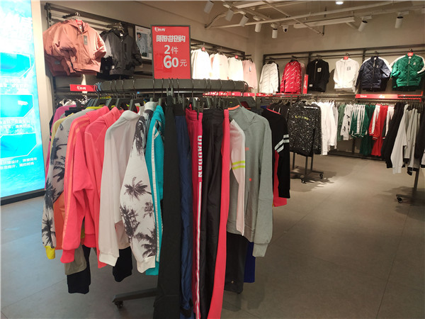 晋江鞋都安踏,福建晋江李宁安踏运动鞋