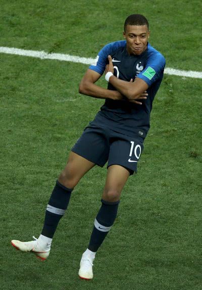 世界十大球王梅西,足球大逆袭梅西和c罗