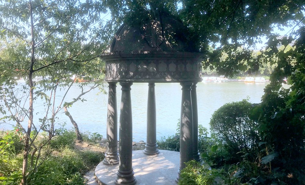 闹中取静旅游的地方,闹中取静的去处