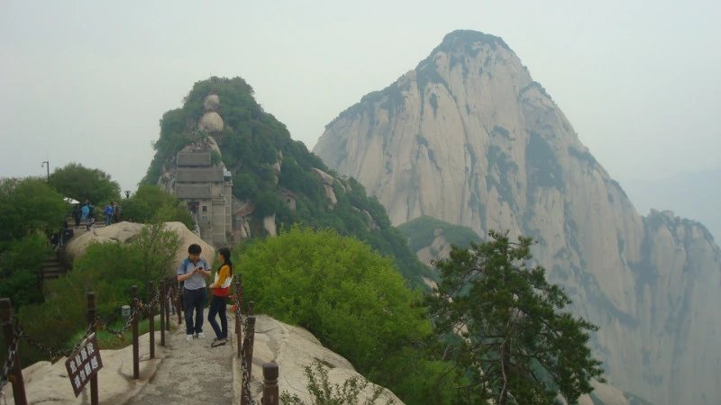 华山北峰到中峰东峰时间,北峰到东峰一定通过中峰吗