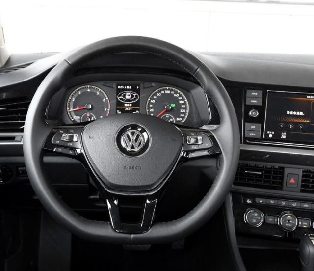 放弃了吉利帝豪，最后选大众宝来，快来听下车主的真实感受吧