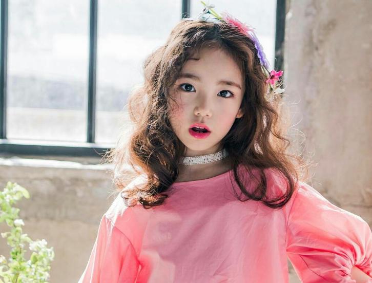 小女孩华丽变身真人版,小花仙女生变身视频