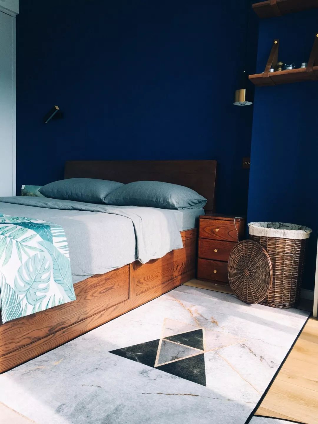 打造舒适的卧室,卧室床头选什么材质