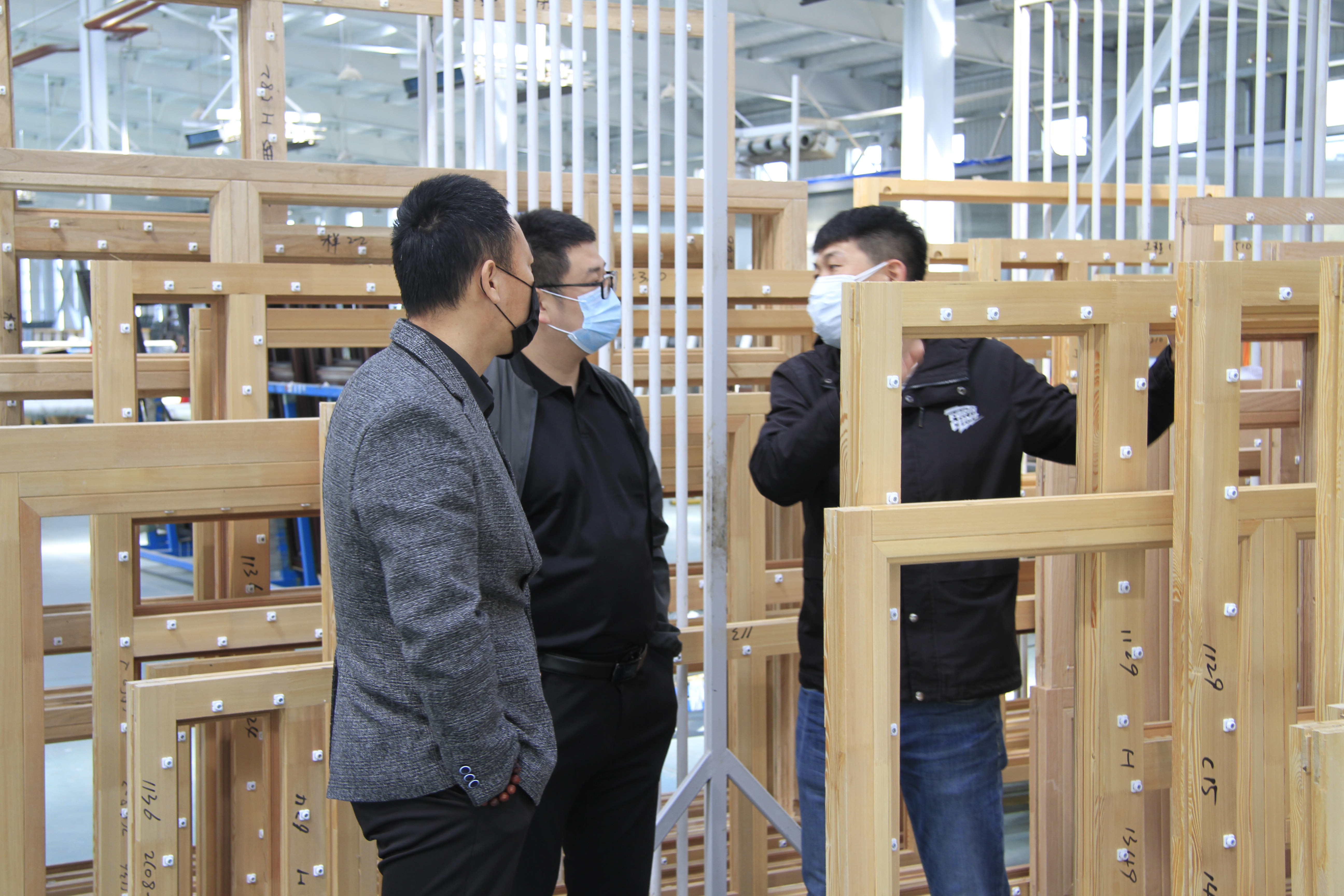 铝包木窗户一般用几层玻璃,铝包木窗户的优缺点