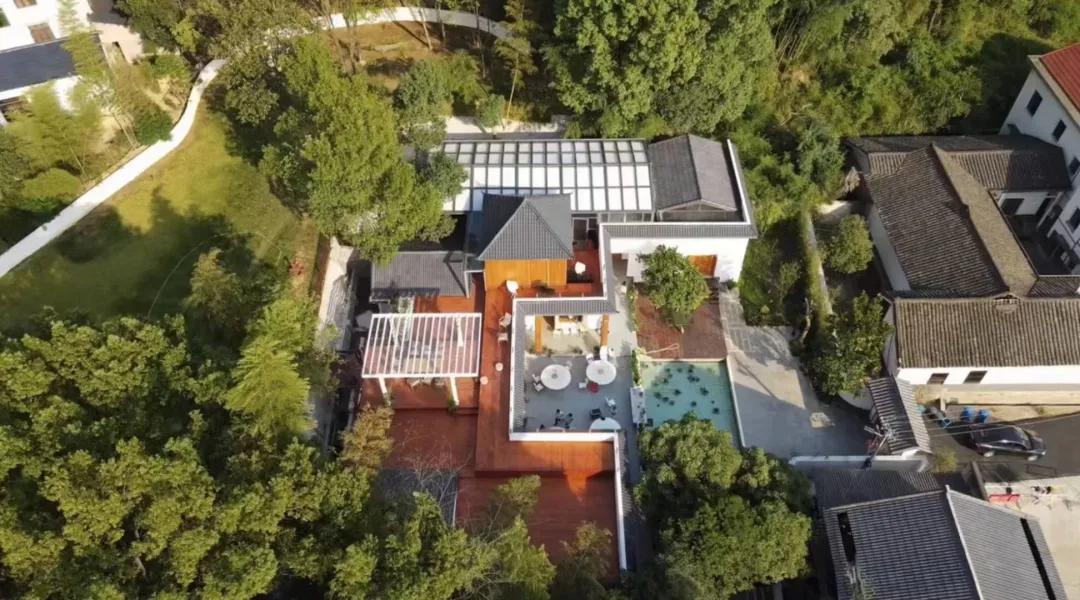 闲居莲花开，坐望神仙岭，长沙半小时可达，去过几日田园诗意时光