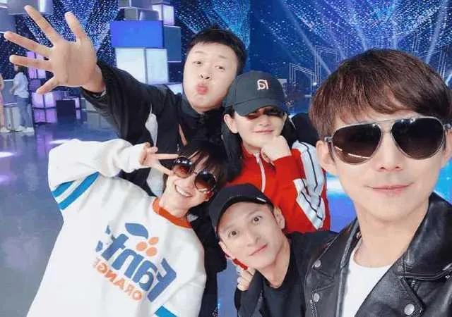 李维嘉和谢娜快本一队,快本主持人李维嘉