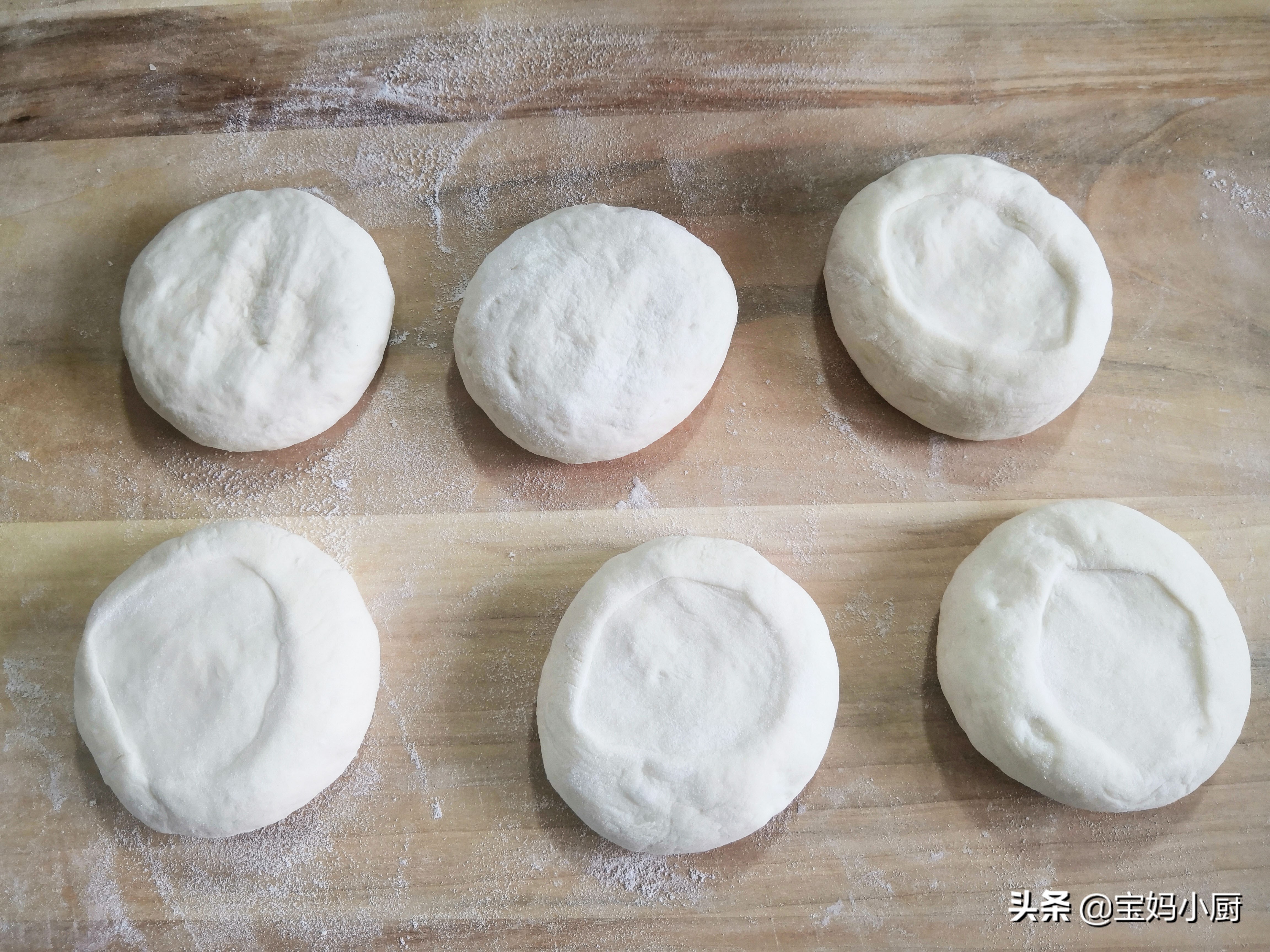 怎么把发面饼烙得又软层又多,发面饼烙出来软和的秘诀