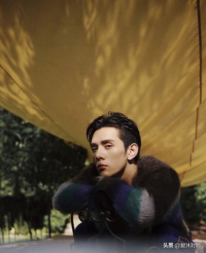 第七张太帅了！粉了这么好看还努力的——李佳琦