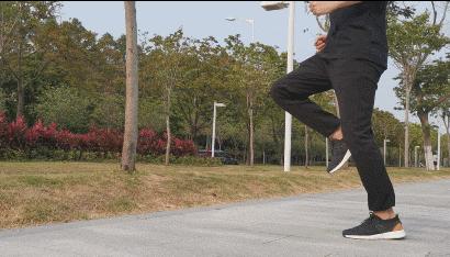 yeezy350跑鞋,不怕剐蹭的跑鞋