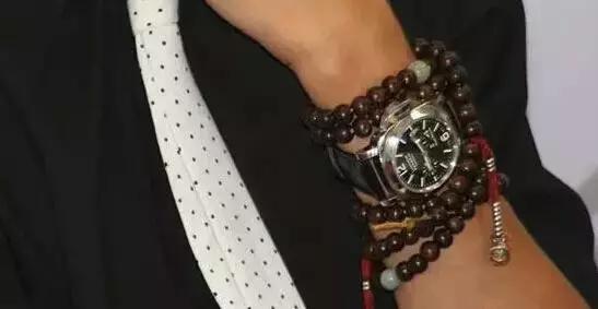 当手串遇上手表,怎么戴才帅气?