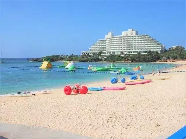 冲绳本岛散布着许多世界范围内少有的美丽沙滩