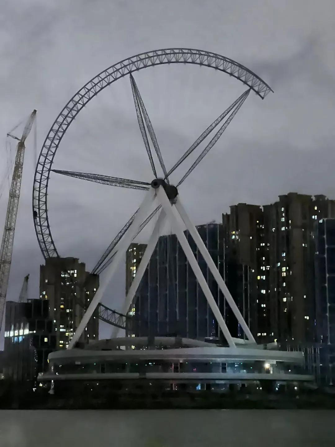 福州市一在建摩天轮倒塌全过程,福州一在建摩天轮倒塌完整