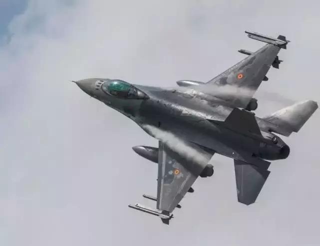 从友机到敌机巨大转变：幻影2000，水平究竟如何？