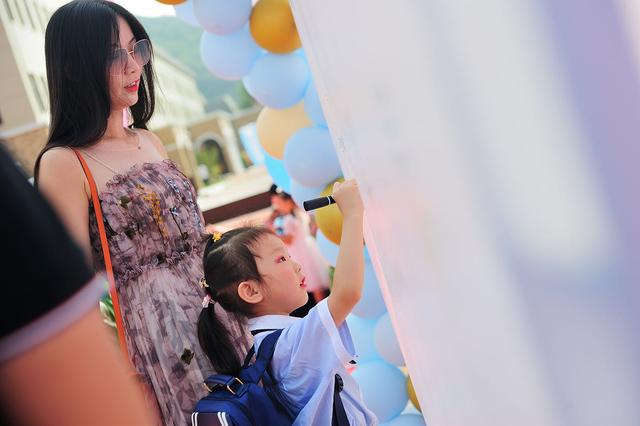 大连外国语学校开学典礼,大连文谷双语学校升旗仪式