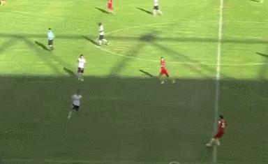 从亚泰核心到恒大边缘人，如何解决何超融入问题？还得卡帅用点心