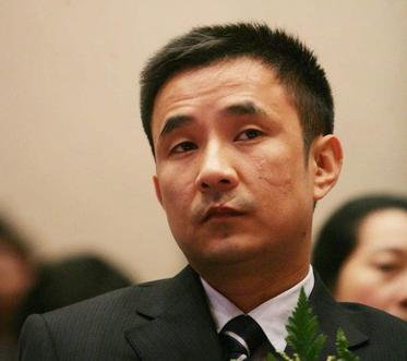 36岁狂赚50亿,今负债700亿*亡流**海外。中弘一梦成于地产,败于文旅