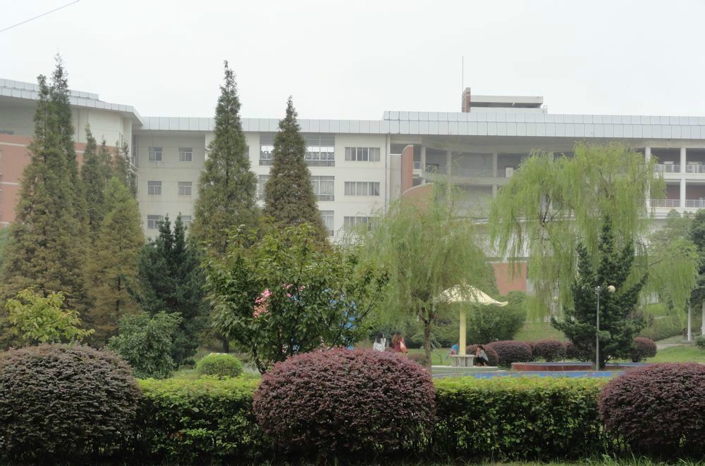 同为湖南最好的省属高校,湘潭大学和湖南师范大学的实力怎么样?