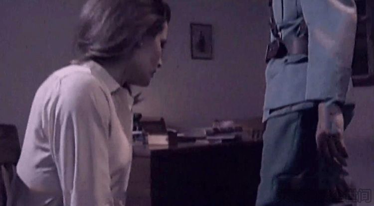 二战美女间谍姐妹同为OSS特工妹妹被*击狙**手打中心脏牺牲