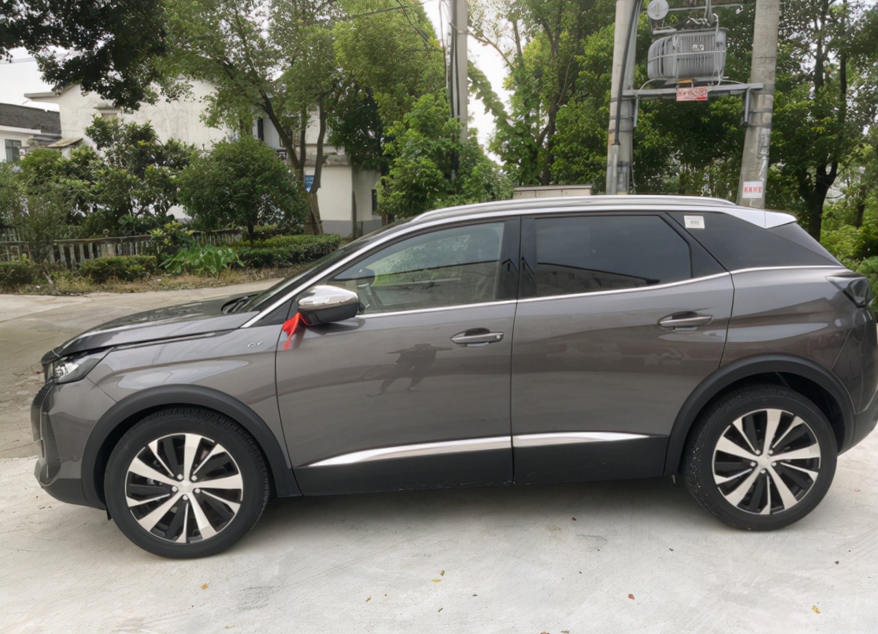 大众途岳各款对比,开完大众朗逸再开日产轩逸