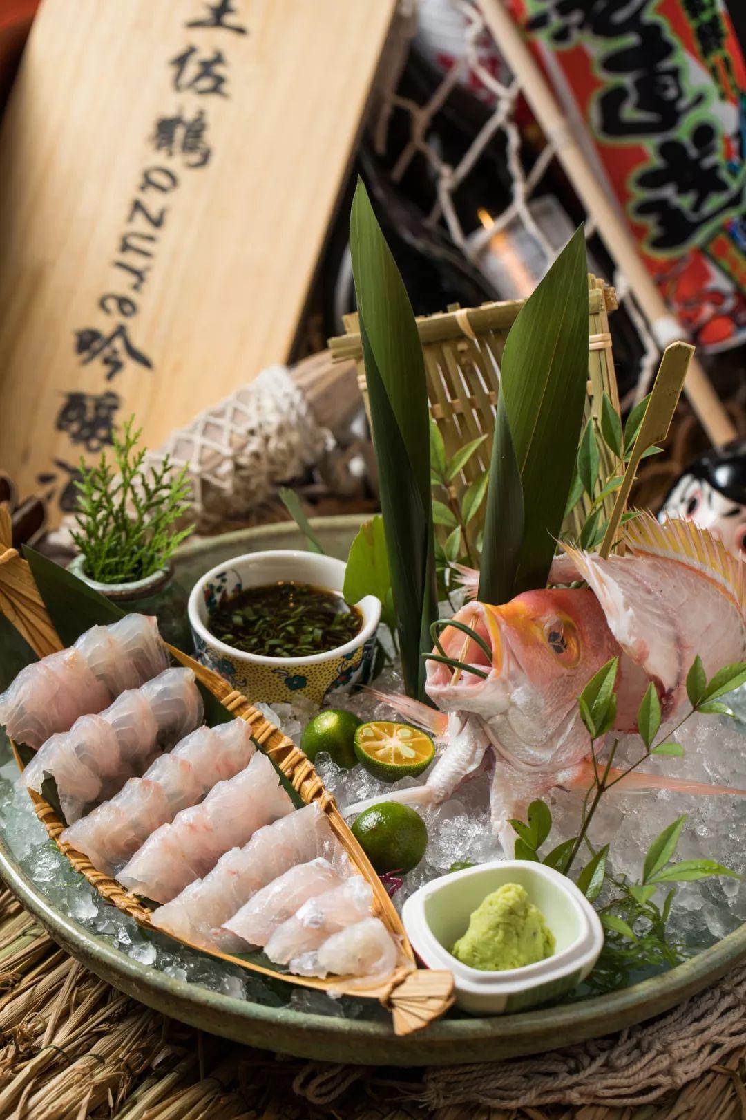 日式酒场大哥大出来营业了，凌晨3点还被小仙女围观