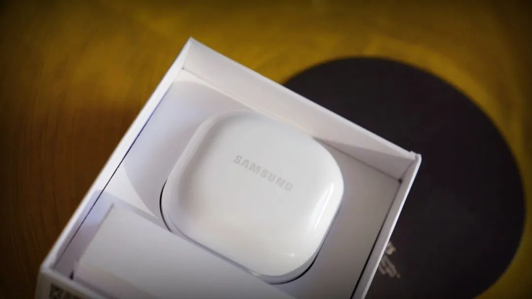 三星耳机buds2和pro对比,三星buds2原神联动