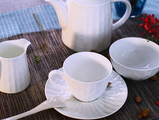 哪种陶瓷餐具好一点耐用,陶瓷耐用餐具推荐品牌大全