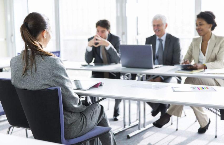 30岁转行做销售碰壁,一个行业总是碰壁就该转行吗